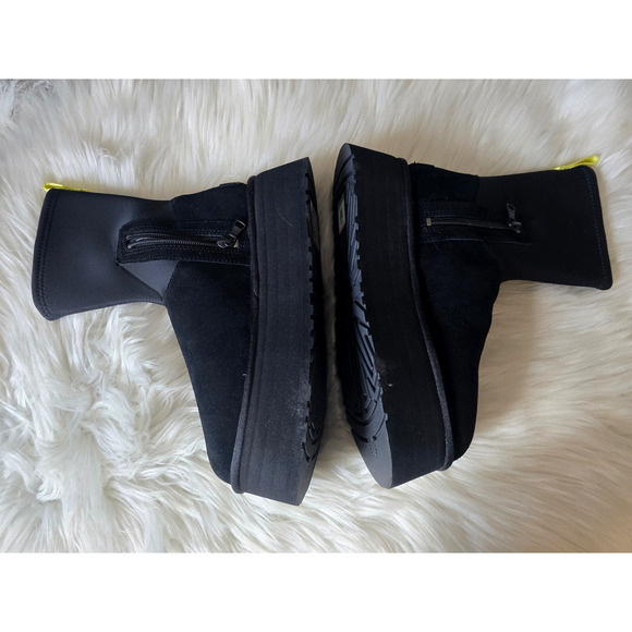 New UGG Classic Dipper Black Stretch Boots - 39EU (8.5-9.0 US) - Picture 7 of 7